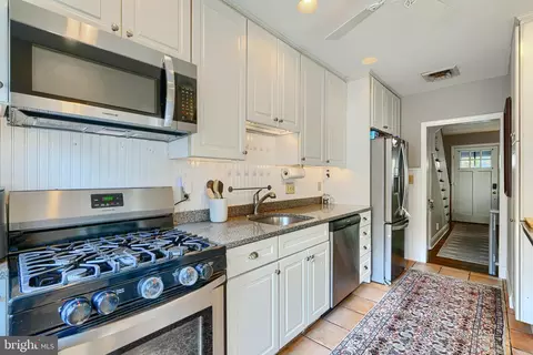 Entry Way - 305 Regester Ave, Baltimore, MD 21212 photo 3 of 3