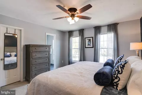 Bedroom - 16 Sandview Ct, Baltimore, MD 21209 photo 3 of 11
