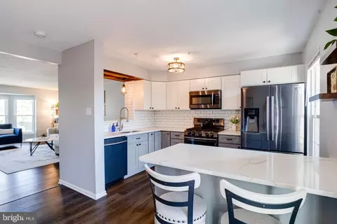 Kitchen - 16 Sandview Ct, Baltimore, MD 21209 photo 3 of 6