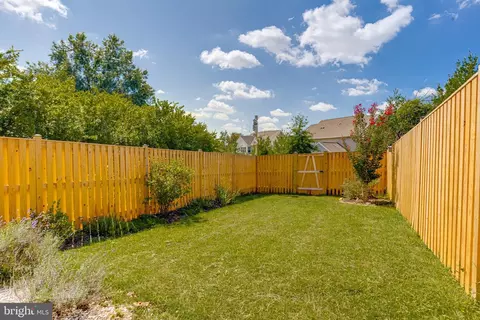 Exterior - 16 Sandview Ct, Baltimore, MD 21209 photo 3 of 11
