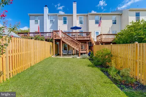 Exterior - 16 Sandview Ct, Baltimore, MD 21209 photo 6 of 11