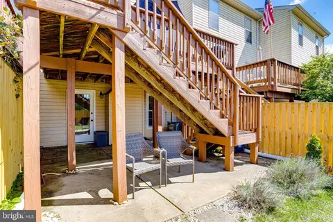 Exterior - 16 Sandview Ct, Baltimore, MD 21209 photo 5 of 11