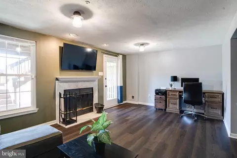 Living - 16 Sandview Ct, Baltimore, MD 21209 photo 2 of 3