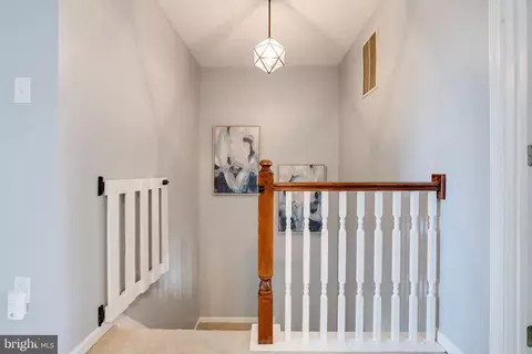 Entry Way - 16 Sandview Ct, Baltimore, MD 21209 photo 1 of 3