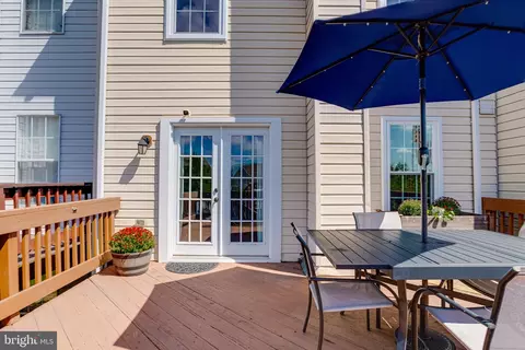 Exterior - 16 Sandview Ct, Baltimore, MD 21209 photo 10 of 11