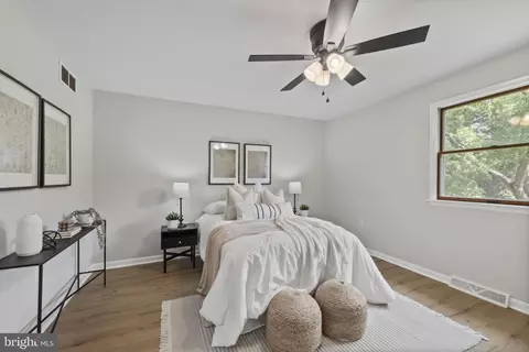 Bedroom - 5820 Farmview Ave, Baltimore, MD 21206 photo 1 of 2