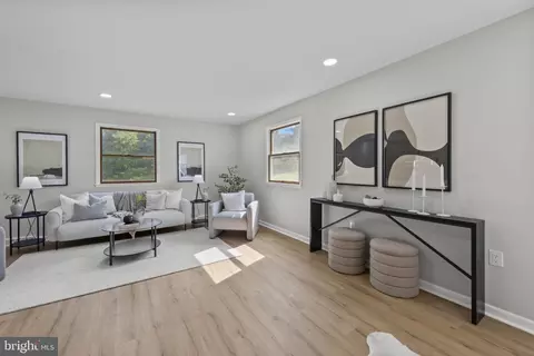 Living - 5820 Farmview Ave, Baltimore, MD 21206 photo 1 of 3