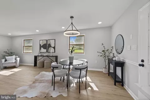 Dining - 5820 Farmview Ave, Baltimore, MD 21206 photo 2 of 2
