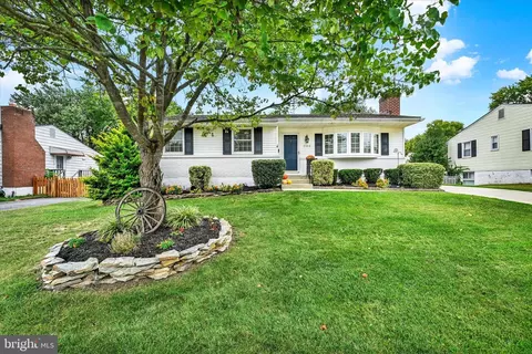 2112 Suburban Grns, Lutherville Timonium, MD 21093