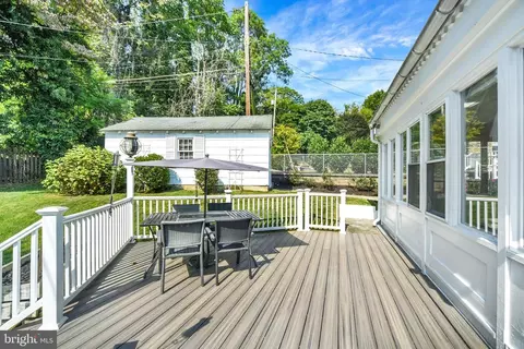 Exterior - 402 Dixie Dr, Towson, MD 21204 photo 4 of 6