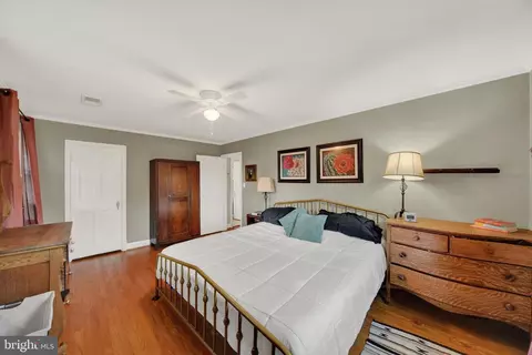 Bedroom - 402 Dixie Dr, Towson, MD 21204 photo 2 of 6