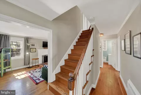 Entry Way - 402 Dixie Dr, Towson, MD 21204 photo 1 of 2
