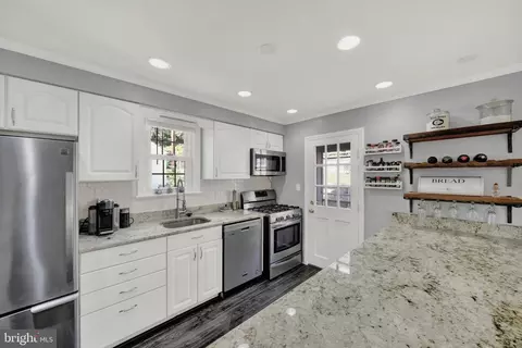 Kitchen - 402 Dixie Dr, Towson, MD 21204 photo 1 of 2