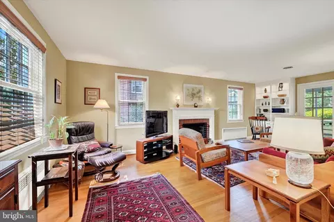 Living - 634 Overbrook Rd, Baltimore, MD 21212 photo 1 of 3