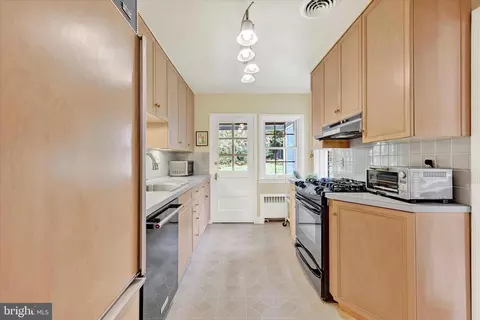 Kitchen - 634 Overbrook Rd, Baltimore, MD 21212 photo 1 of 3
