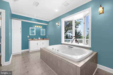 Bath - 7521 Chesapeake Ave, Edgemere, MD 21219 photo 2 of 4
