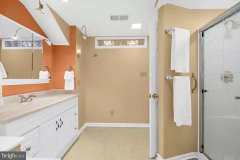Bath - 7521 Chesapeake Ave, Edgemere, MD 21219 photo 4 of 4