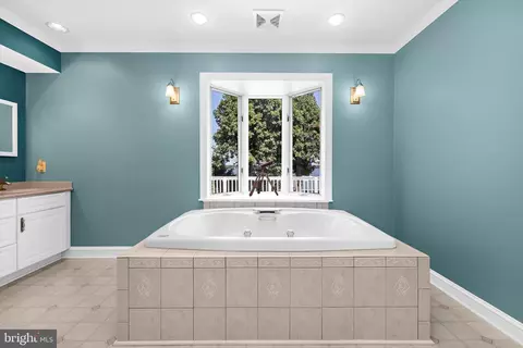 Bath - 7521 Chesapeake Ave, Edgemere, MD 21219 photo 3 of 4