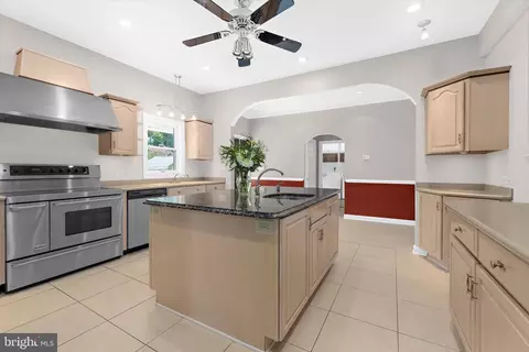 Kitchen - 7521 Chesapeake Ave, Edgemere, MD 21219 photo 2 of 6