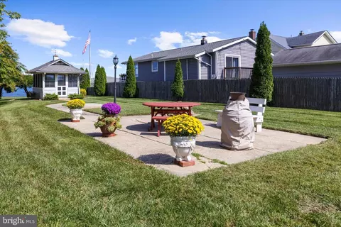 Exterior - 7521 Chesapeake Ave, Edgemere, MD 21219 photo 9 of 14