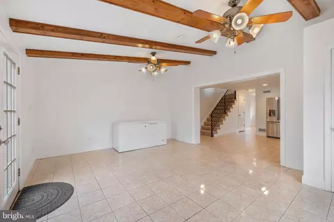 Entry Way - 8012 Wynbrook Rd, Baltimore, MD 21224 photo 4 of 4