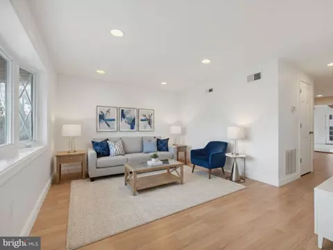 Living - 8012 Wynbrook Rd, Baltimore, MD 21224 photo 1 of 4