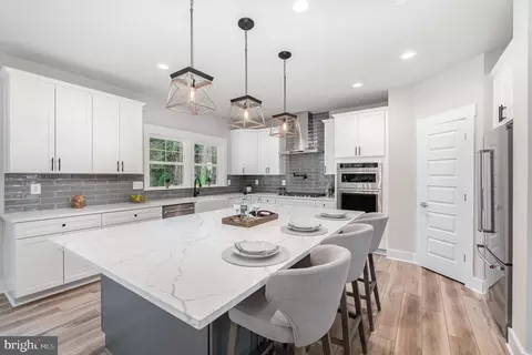 Kitchen - 3104 Paper Mill Rd, Phoenix, MD 21131 photo 3 of 4