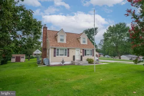 10235 Bird River Rd, Middle River, MD 21220