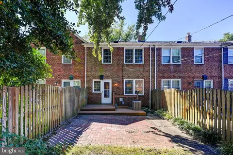 Exterior - 424 Dumbarton Rd, Baltimore, MD 21212 photo 8 of 11