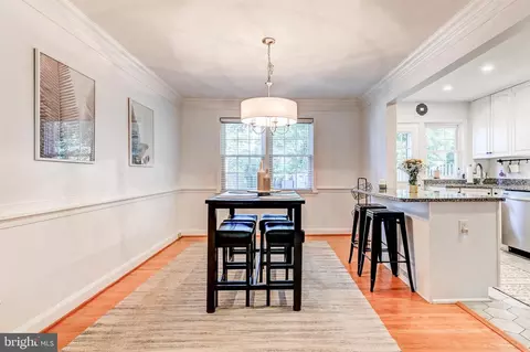 Dining - 424 Dumbarton Rd, Baltimore, MD 21212 photo 1 of 4