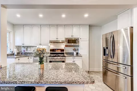 Kitchen - 424 Dumbarton Rd, Baltimore, MD 21212 photo 1 of 5