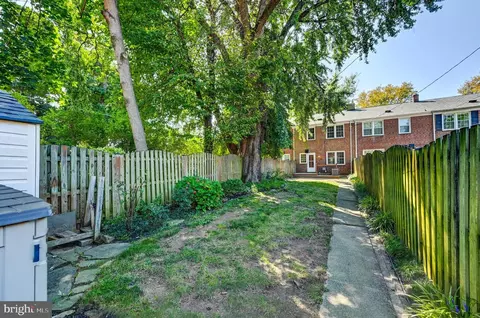 Exterior - 424 Dumbarton Rd, Baltimore, MD 21212 photo 9 of 11