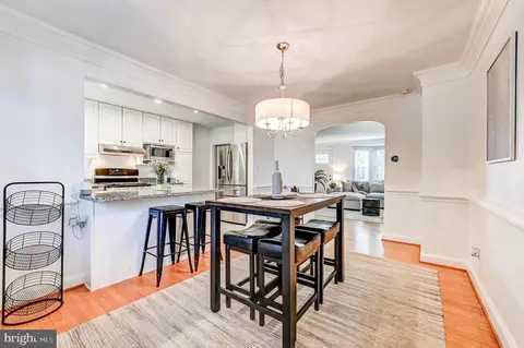 Dining - 424 Dumbarton Rd, Baltimore, MD 21212 photo 3 of 4