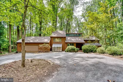 11403 Lhasa Ln, Lutherville Timonium, MD 21093