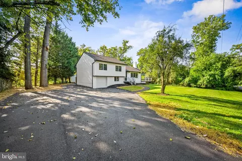 213 Sudbrook Ln, Pikesville, MD 21208