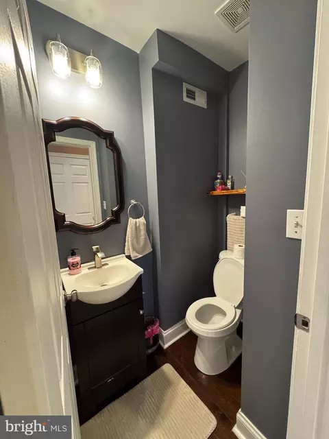 Bath - 1722 Hall Ave, Halethorpe, MD 21227 photo 1 of 4