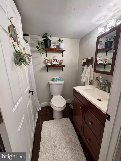 Bath - 1722 Hall Ave, Halethorpe, MD 21227 photo 4 of 4