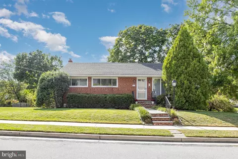 1206 Malbay Dr, Lutherville Timonium, MD 21093