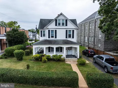 9 Church Ln, Pikesville, MD 21208