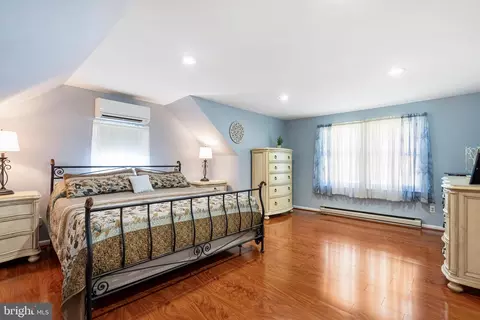 Bedroom - 4208 Soth Ave, Nottingham, MD 21236 photo 3 of 5