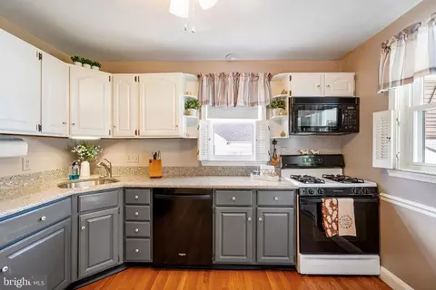Kitchen - 4208 Soth Ave, Nottingham, MD 21236 photo 3 of 3