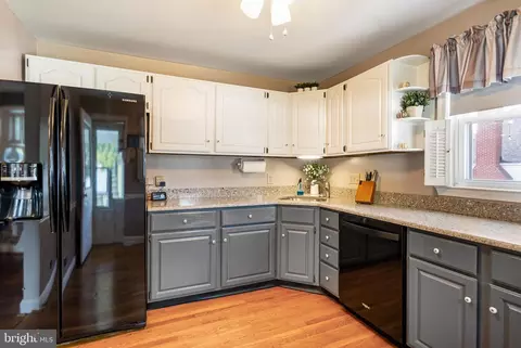 Kitchen - 4208 Soth Ave, Nottingham, MD 21236 photo 1 of 3