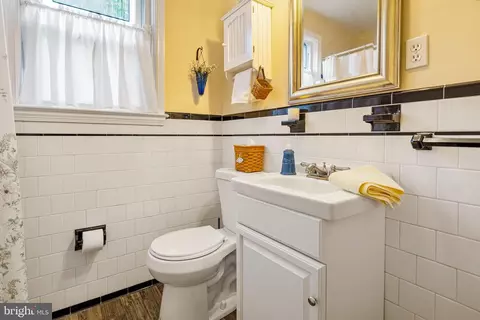 Bath - 4208 Soth Ave, Nottingham, MD 21236 photo 1 of 2