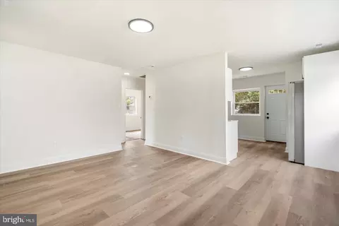 Living - 1306 Wilson Point Rd, Middle River, MD 21220 photo 1 of 6
