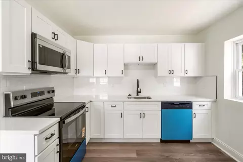Kitchen - 1306 Wilson Point Rd, Middle River, MD 21220 photo 2 of 2