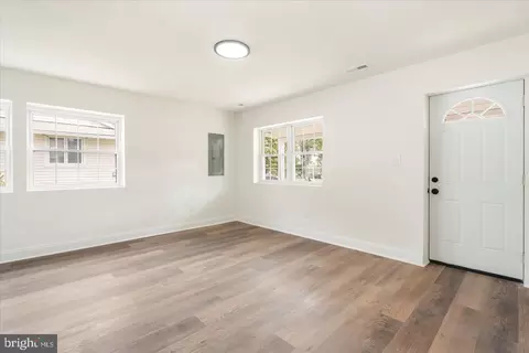 Living - 1306 Wilson Point Rd, Middle River, MD 21220 photo 6 of 6