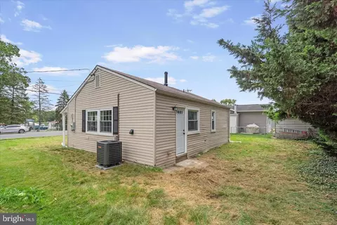Exterior - 1306 Wilson Point Rd, Middle River, MD 21220 photo 2 of 3