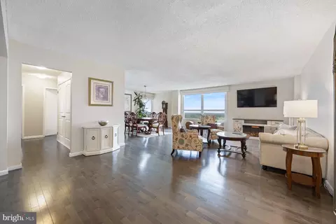 205 E Joppa Rd #2403, Towson, MD 21286 photo 3