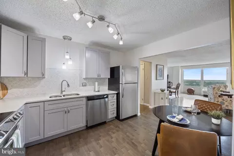 205 E Joppa Rd #2403, Towson, MD 21286