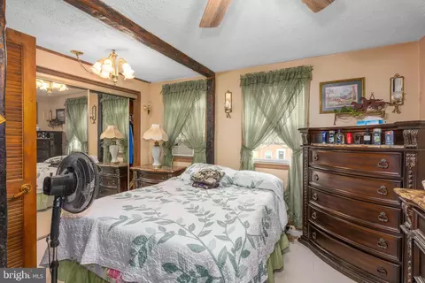 2122 Firethorn Rd, Middle River, MD 21220 photo 6